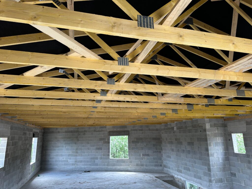 Structure charpente avant couverture